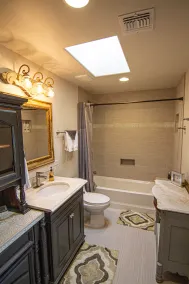 Newly built upper level casita with heated pool, Jacuzzi and state park views! - Image 5