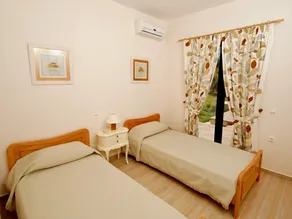 Thalia (2 Bedrooms, Sleeps 4) - Image 4