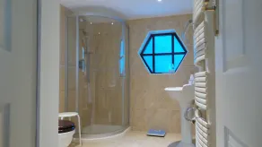 Luxury villa for 22 people with pool, jacuzzi, large garden and private pub! - Image 4