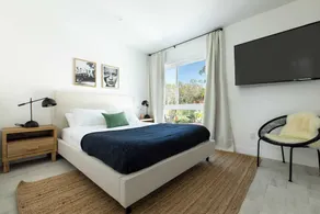 Avalon I by AvantStay Contemporary San Diego Condo w Large Balcony - Image 5