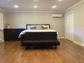 Huge King Bed en suite, Views,Clean & near attractions@ Enjoy Life - Image 2