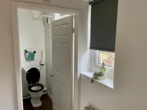 Comfortable 1 Bed Retreat in Batley - Sleeps 3 - Image 5