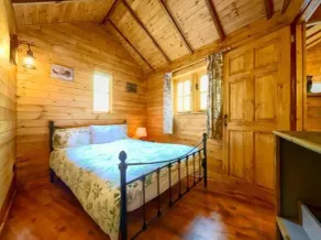 Beautiful 1-Bed Cabin in Newmarket - Image 4