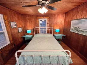 Super Cute, Cozy, Historic Sea Spray Cottage #5 - Image 4