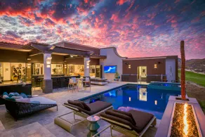 Contemporary 5BR Villa Sleeps up to 16! - Image 5