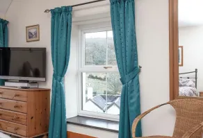 1 Bed House - Garden, Parking, Pets Allowed - Image 2