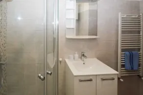 Holiday apartment with terrace and air conditioning - Image 4