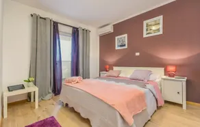 Villa Martin - Countryside Retreat with Pool & Pavilion - Image 3