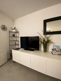 Superb T2 apartment in residence with swimming pool, tennis court and garage - Image 3