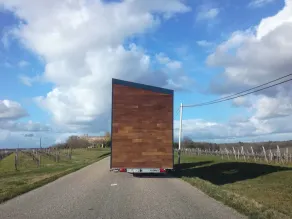 Séjour Détente Dans une Tiny House et son Bain Bordelais - Image 4