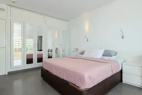Penthouse with private pool - Image 5