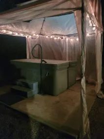 Eastwood Escape Cottage Hot Tub - Image 2