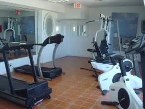 Vues spectaculaires sur le front de mer dans la partie la plus sûre de Miami Beach - # 301 - Image 2