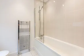 Modern 2-Bed, 2-Bath Bungalow - Image 5