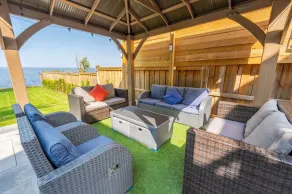 Tex Luxury Waterfront Cottage (35 min en voiture de Toronto) - Image 2