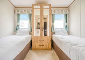 Comfortable spacious caravan with one double and one twin. - Image 5