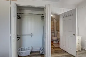 Adorable Dog Friendly Garage Apartment in the Historic District of Old Town! - Image 3