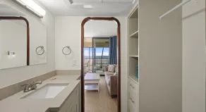 Mariner's Boathouse and Beach Resort by CoolVacay - Image 3