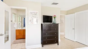 Beau 3 chambres / 2 salles de bain avec piscine au coeur de Boca à 1,6 km de la plage, Mizner Park - Image 2