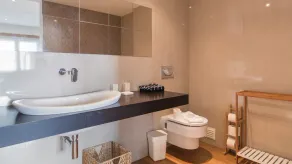 2 Bedroom Belem Wonder by LovelyStay - Image 2