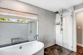 Spacious Modern Oasis with Pool, Hot Tub, and Putting in Scottsdale - Image 4