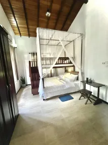 Tranquil villa with nature and amenities - Image 3