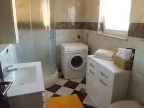 Apartment in Liznjan with air conditioning, wifi, parking, .... - Image 3