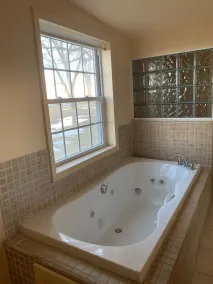 Waterfront cottage near Oconto - Image 3