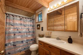 Chipmunk Lodge by NW Comfy Cabins - Image 2