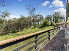 1 bedroom studio very quiet with farm view in Heathcote junction. - Image 4