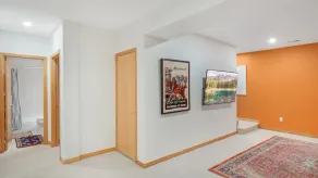 Lupine Lodge - A Family Retreat in EagleVail  5 King Bedrooms +  Hot Tub! - Image 5
