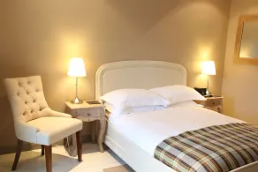 Apartment Just Minutes from Salisbury & Stonehenge with Countryside Views - Image 3
