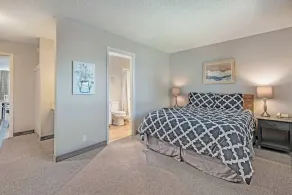Downtown Condo with Riverview & Balcony - Image 5