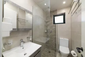 Deluxe 4 bedroom villa with loft next to beach - Image 3