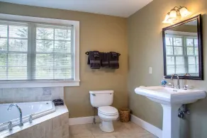 NEWLY RENOVATED EAST WARREN LUXURY FARMHOUSE - Image 3
