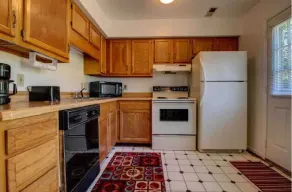 I AM a Quiet, 2BR Townhouse w/ Pets Considered near Downtown - Image 3