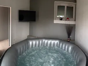 Private house with spa - Image 1