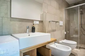 Apartamento 'Pension Grasser' com vista para a montanha, terraço privado e Wi-Fi - Image 3