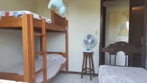 Comfortable 3/4 bedroom house with patio, 100 m from the beach - Image 5