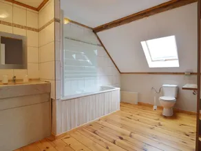Lovely House With Much Luxury and Comfort - Image 3