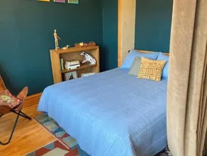 The Logan Square Guest House - Classic Vintage Comfort With Free Parking! - Image 5