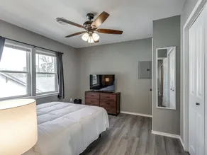 Beautiful Downtown modern 1 BR. 1 BA Washer+ Dryer - Image 4