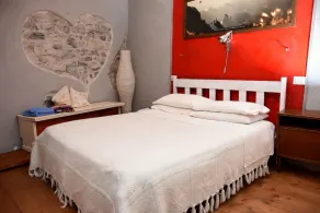 Stenhus \"stenbo\" i bergen, nära Iseosjön för 4 prs. - Image 2