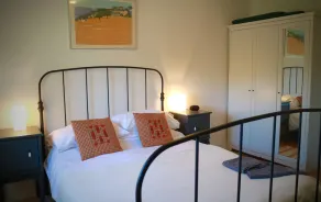 Peper is a cosy cottage in the heart of rural Kent. Converted stables. - Image 2