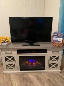 Lakeside Cottage w/ Private Beach and Sunset Views-Niagara - Image 3