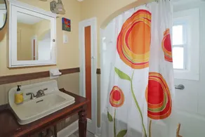 Lottie's Lookout | Spacious 3-Level Chincoteague Home Near Downtown w/ Large Yard & Pet Friendly - Image 3