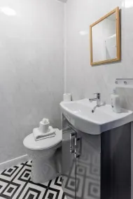 Studio 4 • City Centre • Fast WiFi • Smart TV - Image 4
