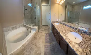 Neues atemberaubendes Luxushaus mit Resort-Annehmlichkeiten, wenige Minuten zum Golf - Image 3