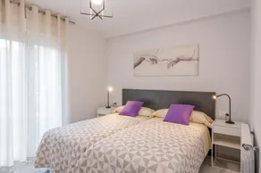Central and modern apartment with Parking and FREE WIFI  - Image 5
