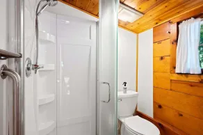 Lakefront Cottage · Sunrise Views · Jacksonport - Image 3